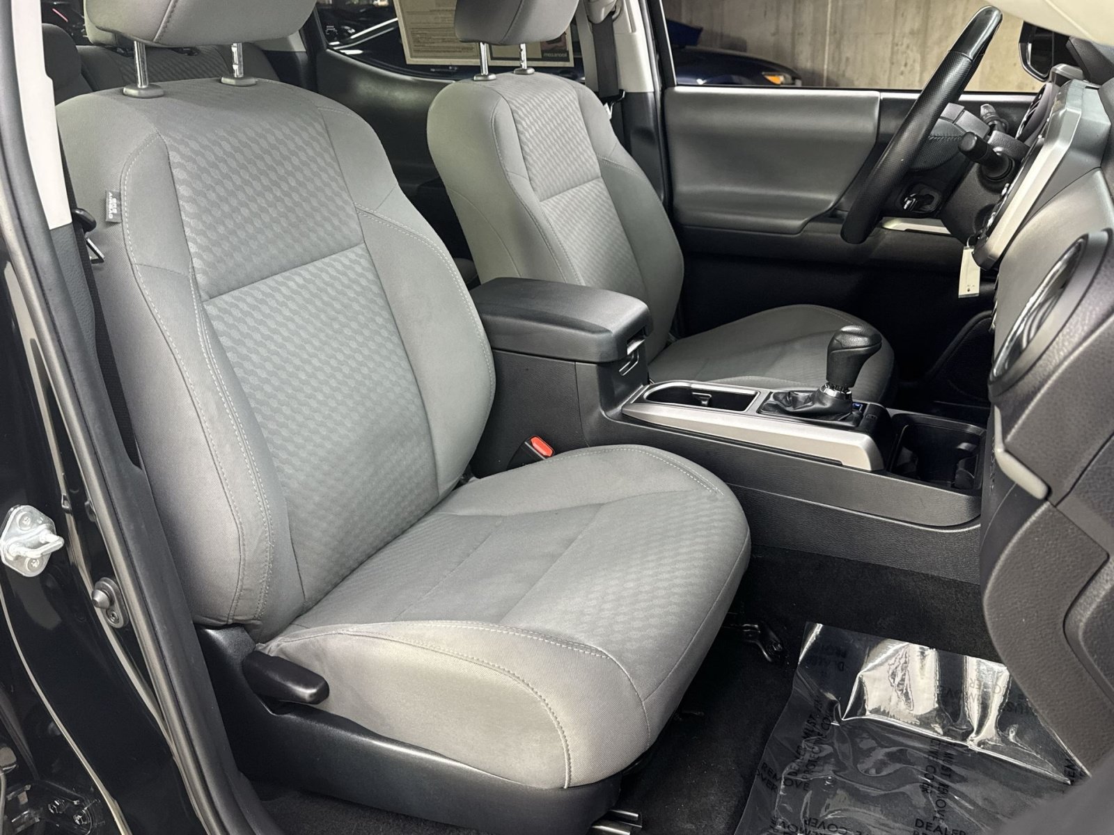 Used 2022 Toyota Tacoma SR5 AWD/4WD image 39