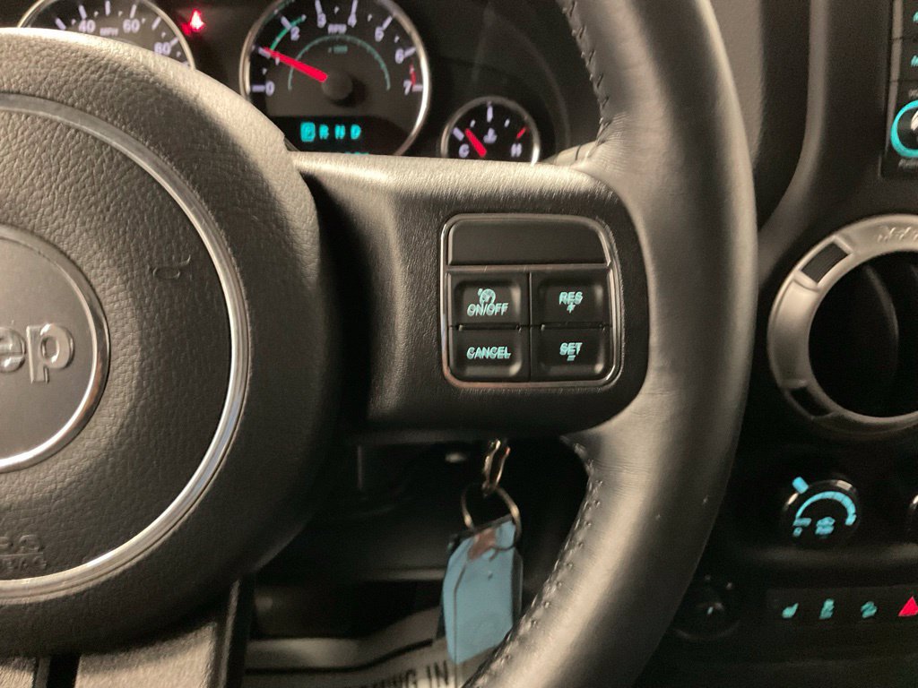 Used 2016 Jeep Wrangler Unlimited Sahara w/ Connectivity Group AWD/4WD image 20