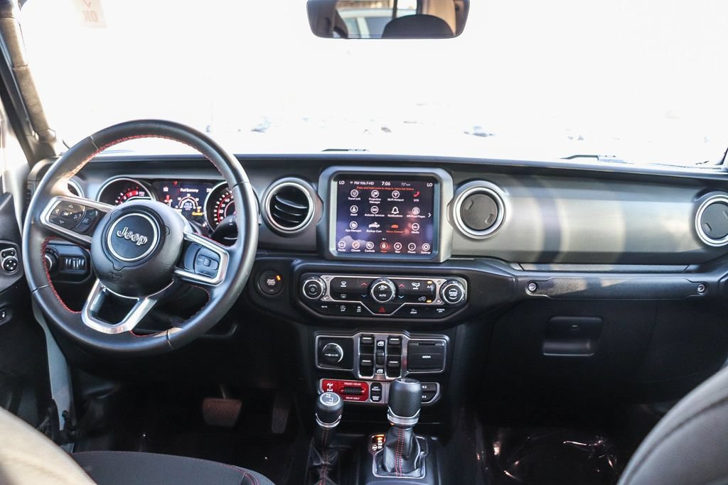 Used 2022 Jeep Gladiator Rubicon w/ Trailer Tow Package AWD/4WD image 14