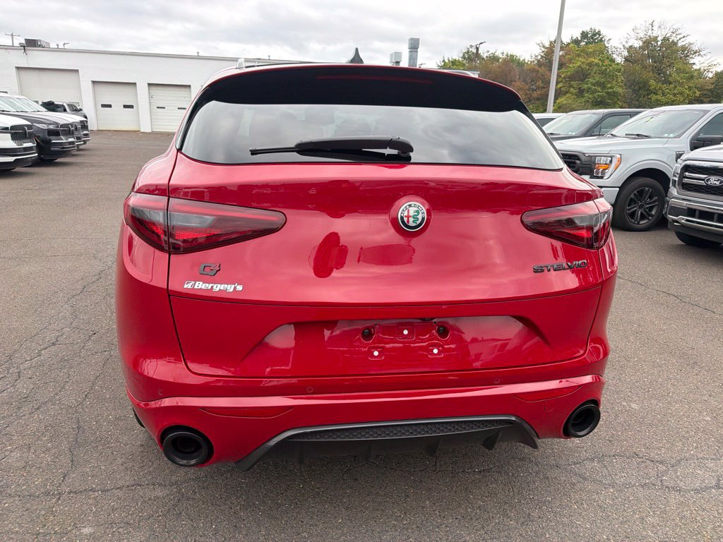 Used 2023 Alfa Romeo Stelvio Estrema AWD/4WD image 5