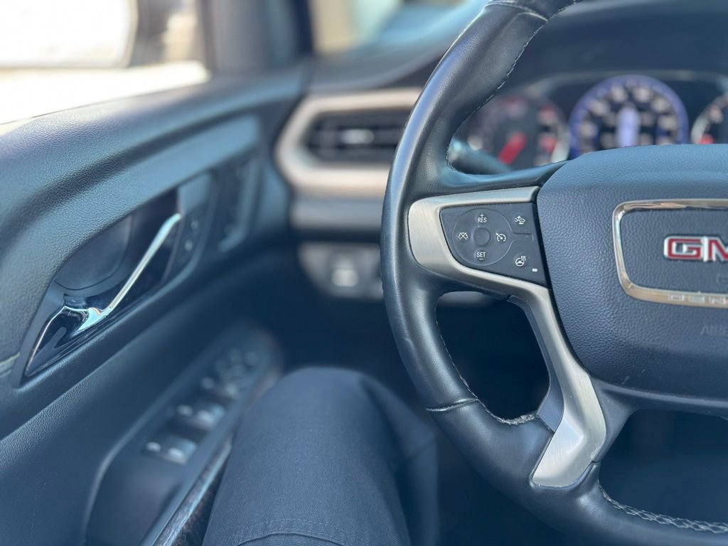 Used 2023 GMC Acadia Denali image 7