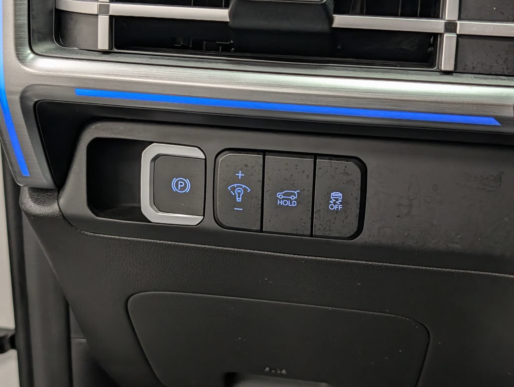 Used 2024 Hyundai Santa Fe Limited AWD/4WD image 19