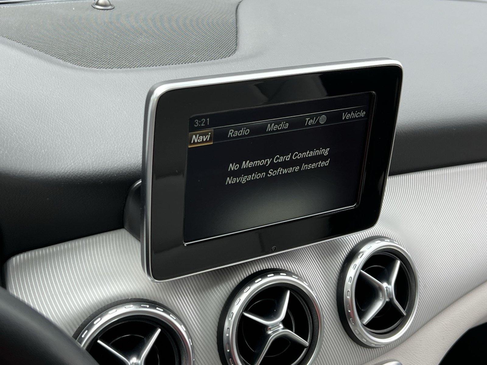 Used 2017 Mercedes-Benz GLA 250 4MATIC image 25