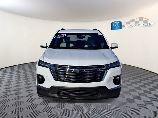 Used 2023 Chevrolet Traverse LT image 2