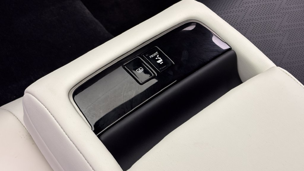 Used 2022 Lexus LS 500 F Sport AWD/4WD image 46