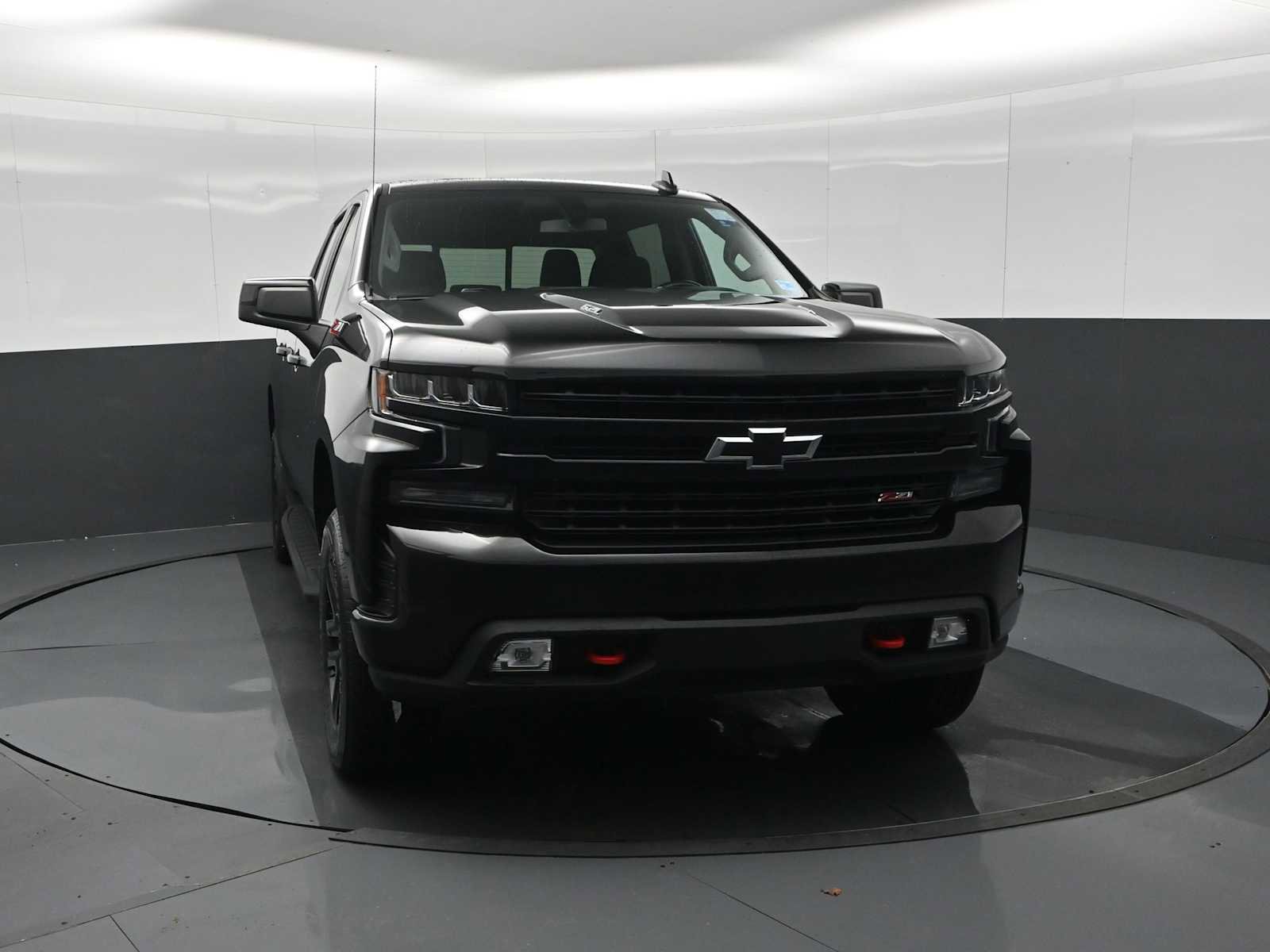 Used 2022 Chevrolet Silverado 1500 LT Trail Boss w/ Convenience Package II image 3