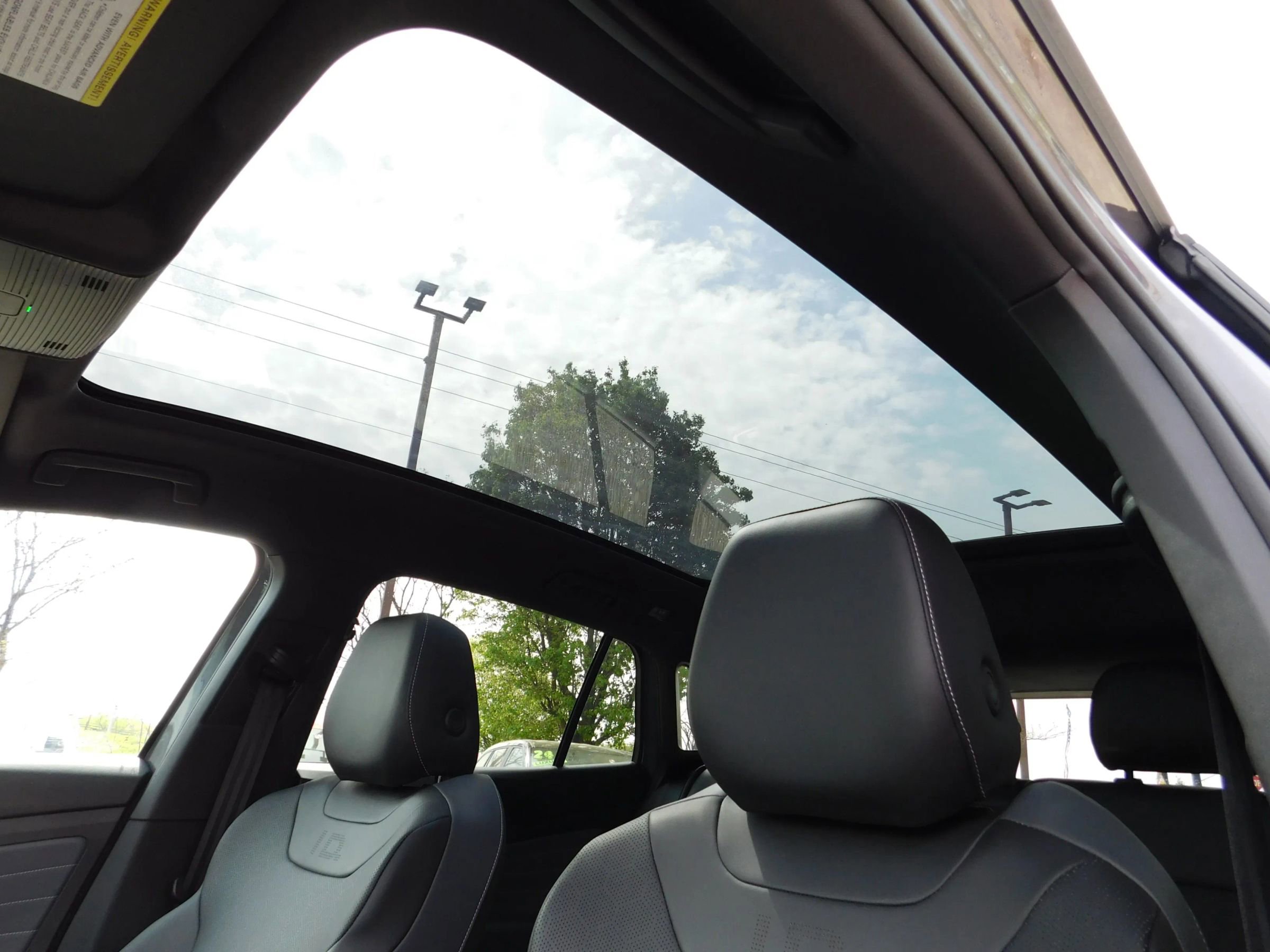 Used 2023 Volkswagen ID.4 Pro S image 19