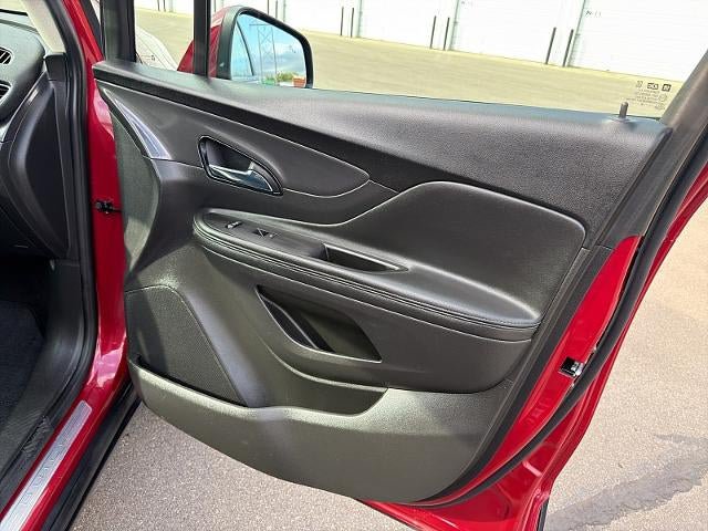 Used 2019 Buick Encore Essence AWD/4WD image 17