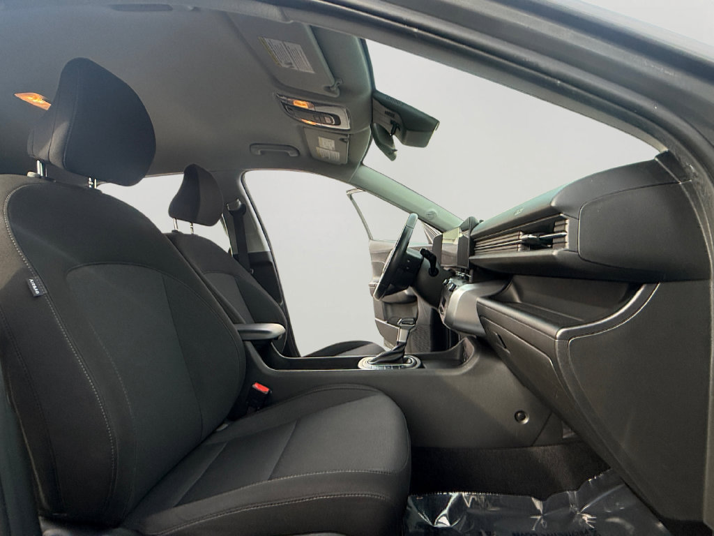 Used 2025 Hyundai Kona SEL FWD image 24