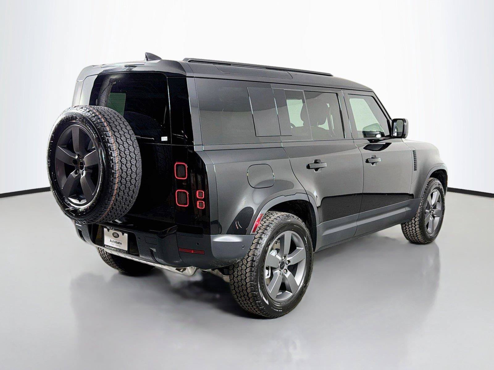 New 2026 Land Rover Defender 110 S AWD/4WD image 5
