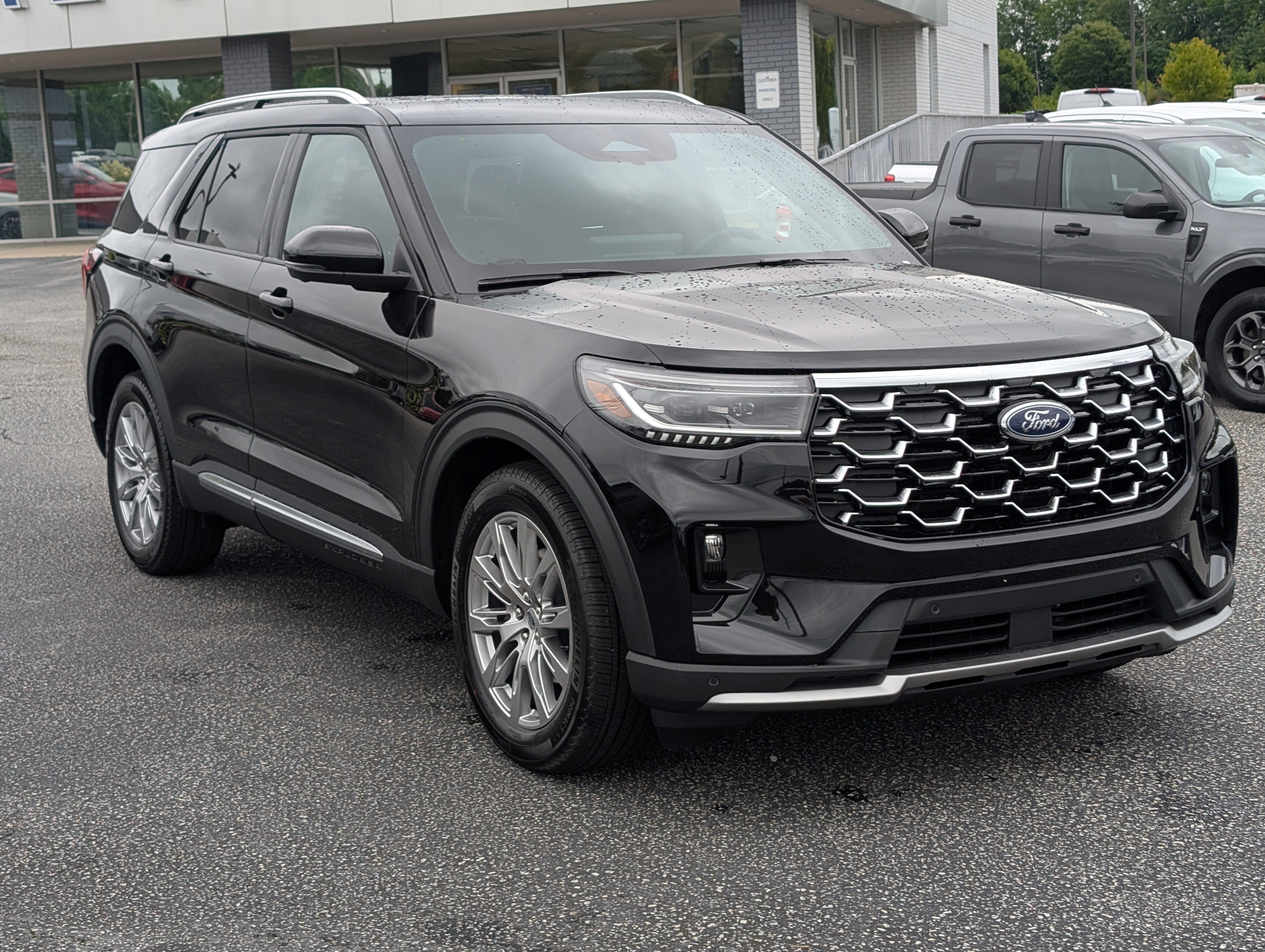 New 2026 Ford Explorer Platinum RWD image 4