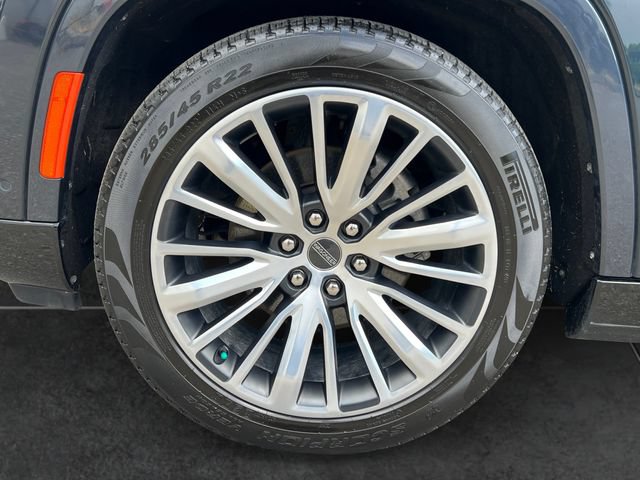 Used 2023 Jeep Grand Wagoneer Series III AWD/4WD image 9