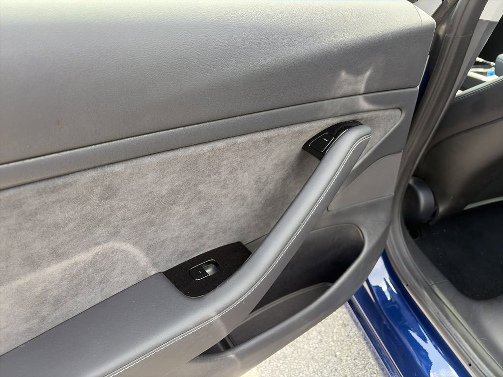 Used 2018 Tesla Model 3 Long Range image 16