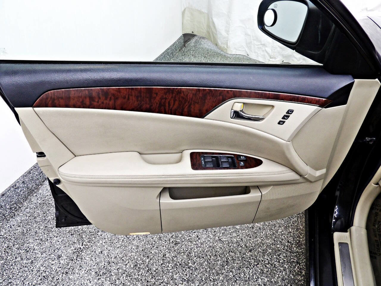 Used 2011 Toyota Avalon Limited FWD image 7