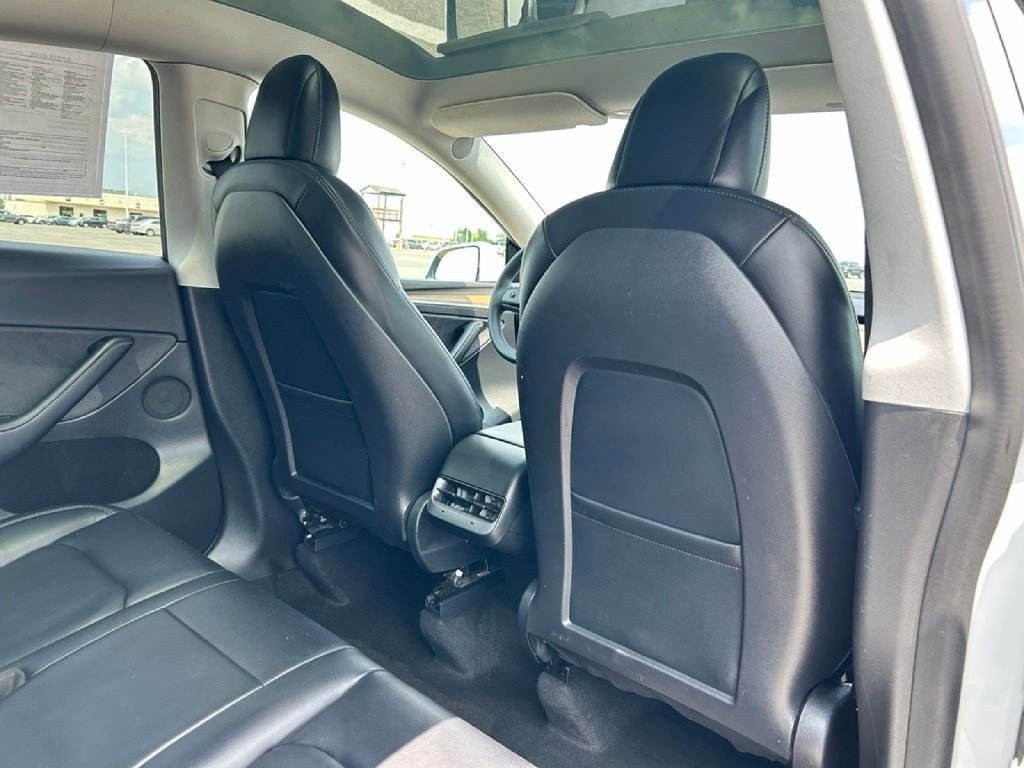 Used 2022 Tesla Model Y Performance AWD/4WD image 17