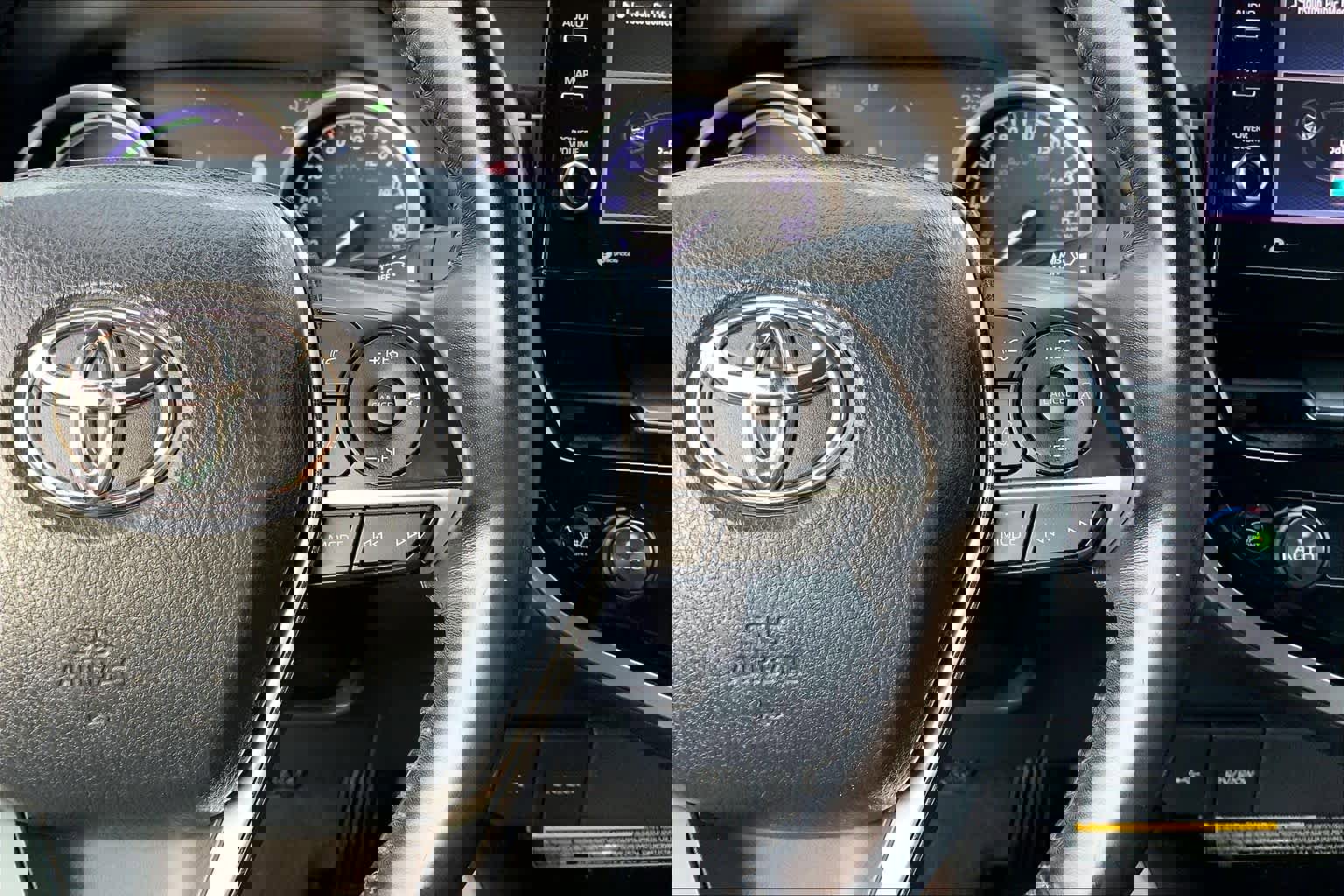 Used 2021 Toyota Camry XLE image 25