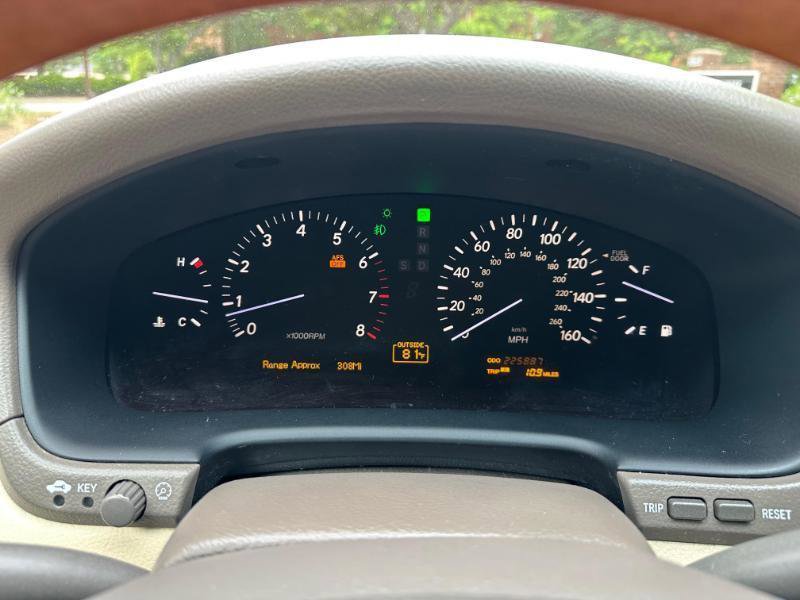 Used 2005 Lexus LS 430 RWD image 26