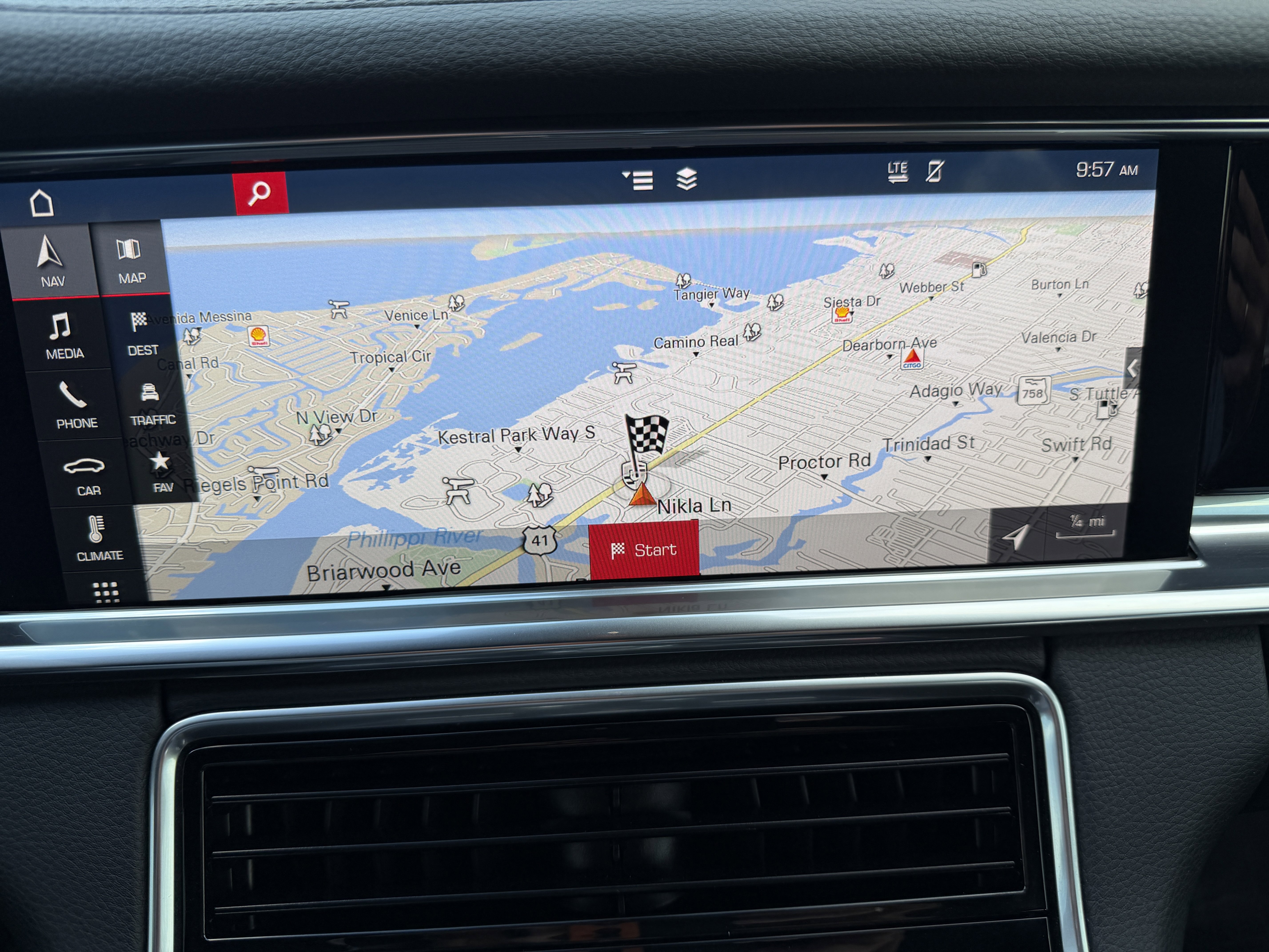 Certified 2020 Porsche Panamera image 31