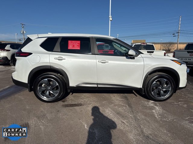 Certified 2025 Nissan Rogue SV image 4