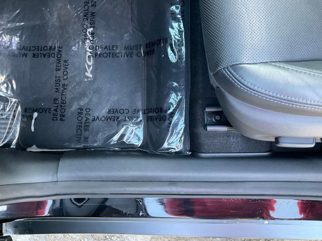 Used 2022 Hyundai Kona Limited w/ Cargo Package image 14