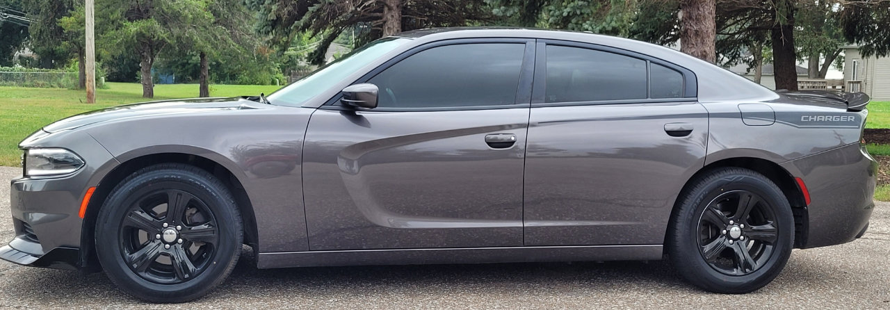 Used 2020 Dodge Charger SXT image 3