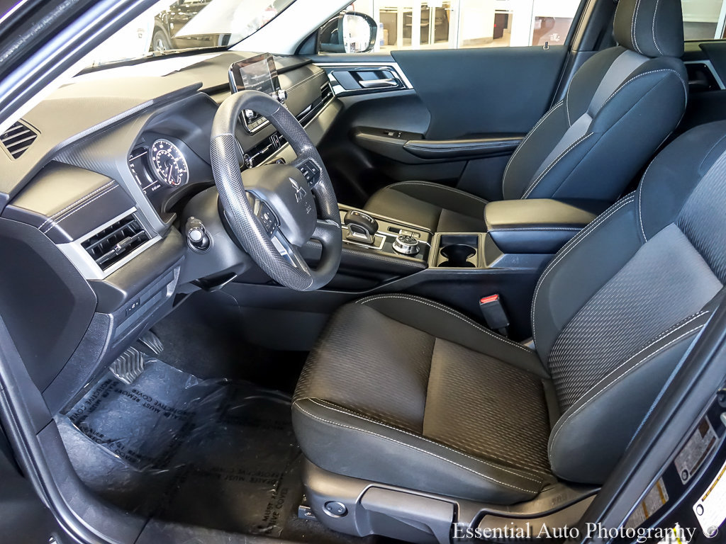 Used 2022 Mitsubishi Outlander ES FWD image 9