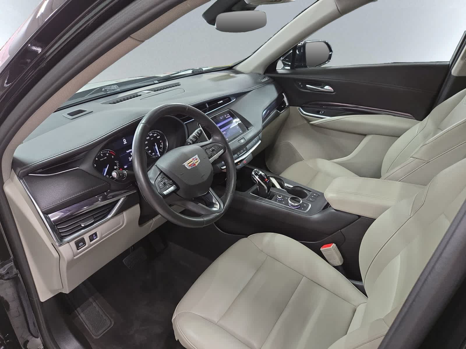 Used 2022 Cadillac XT4 Luxury AWD/4WD image 6