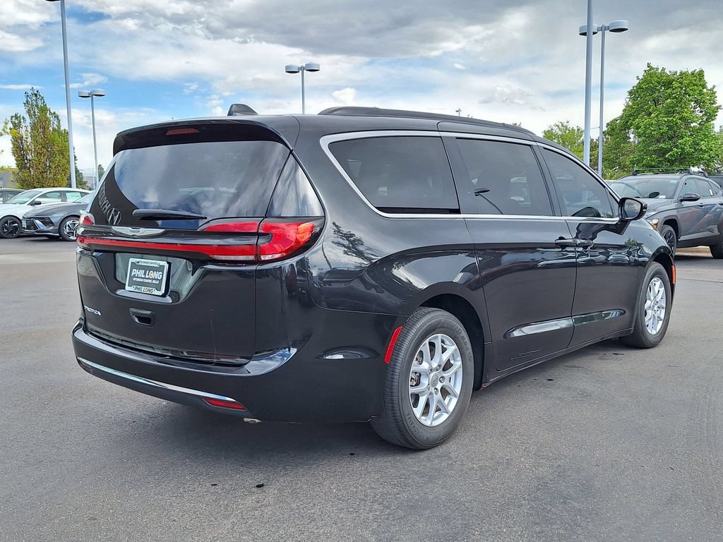 Used 2022 Chrysler Pacifica Touring-L FWD video 3