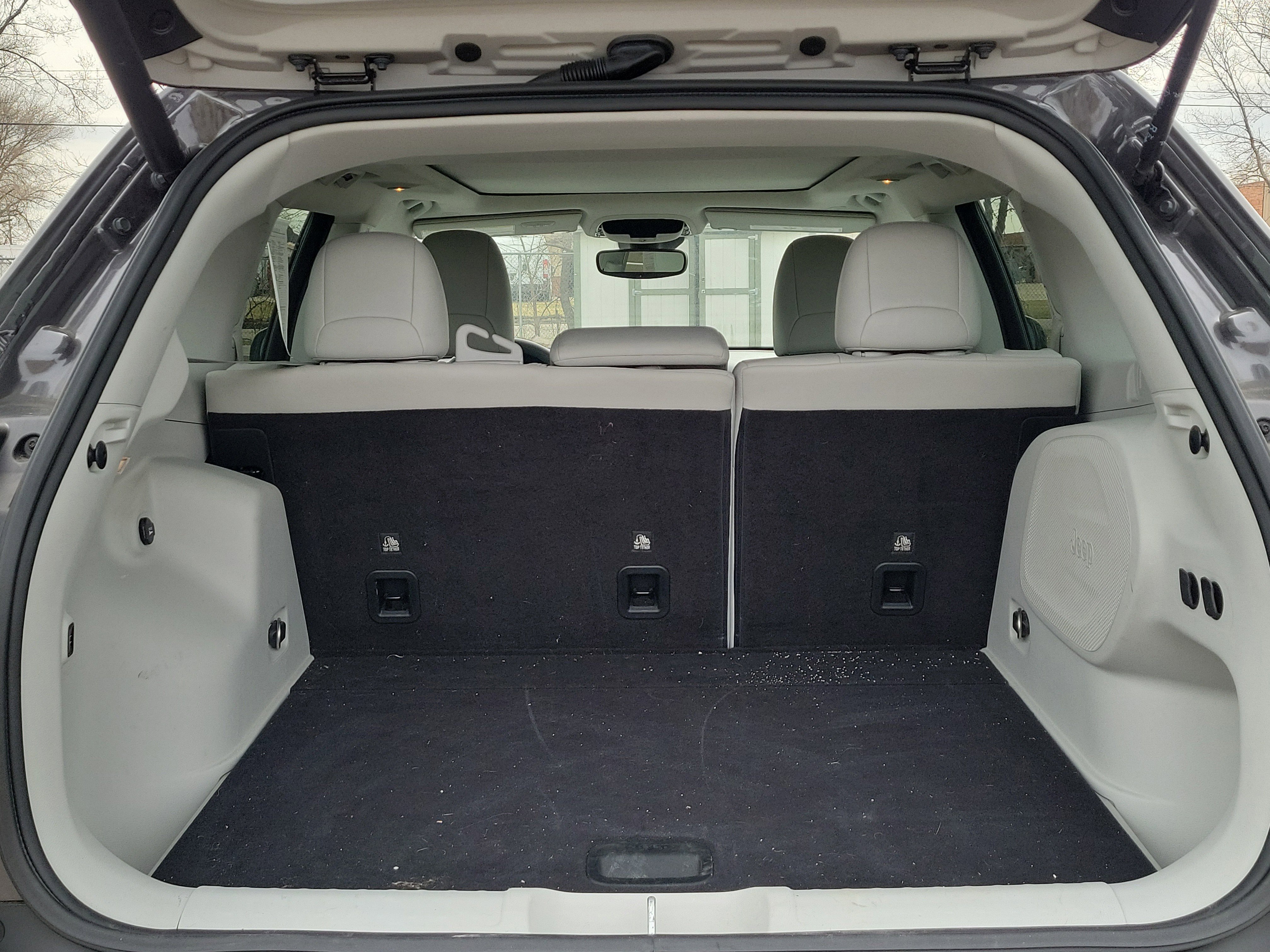 Used 2021 Jeep Cherokee Limited image 8