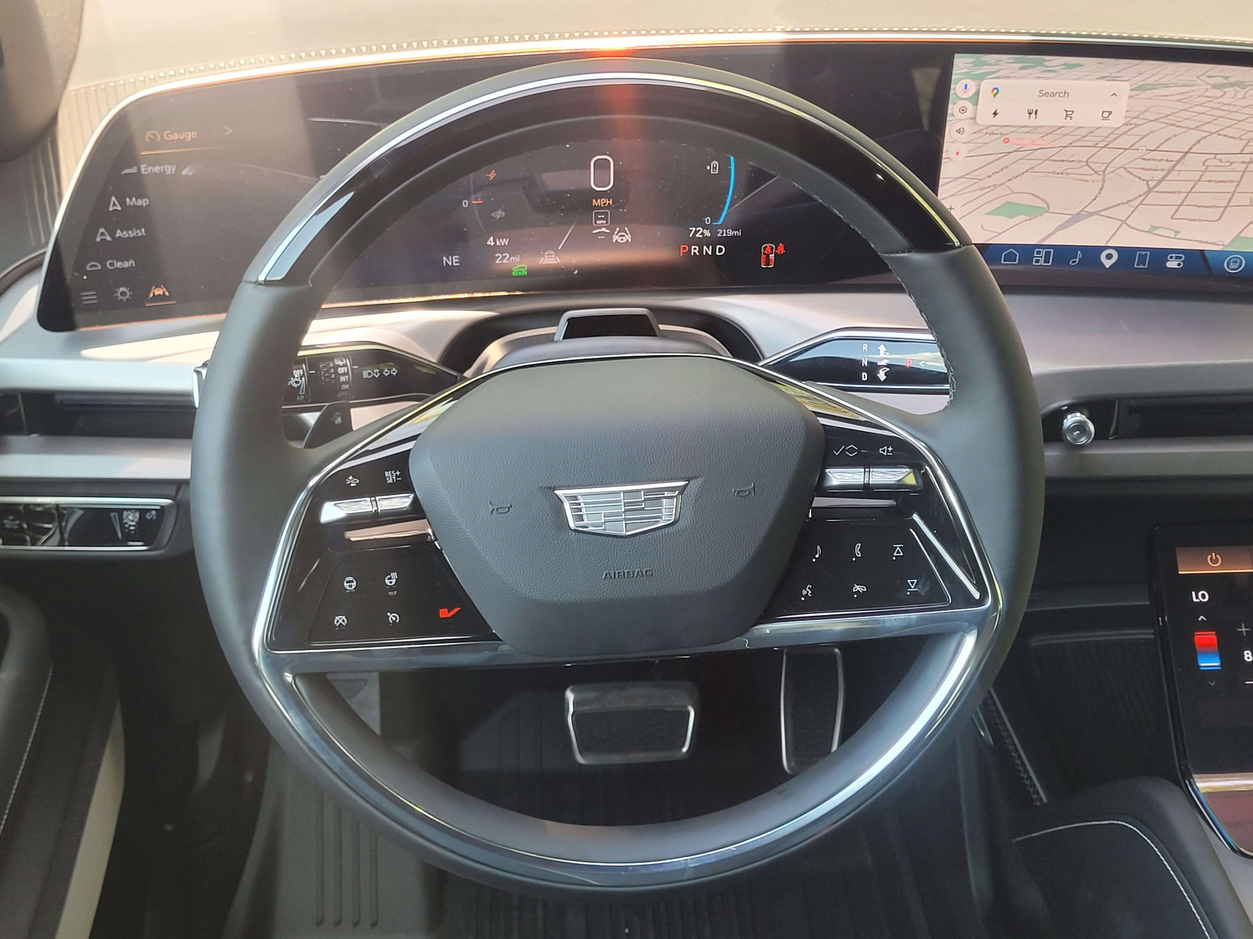 New 2027 Cadillac Vistiq Sport w/ LPO, Floor Liner Package AWD/4WD image 9