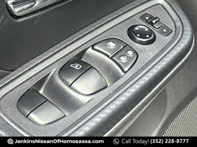 Certified 2023 Nissan Versa SV FWD image 30