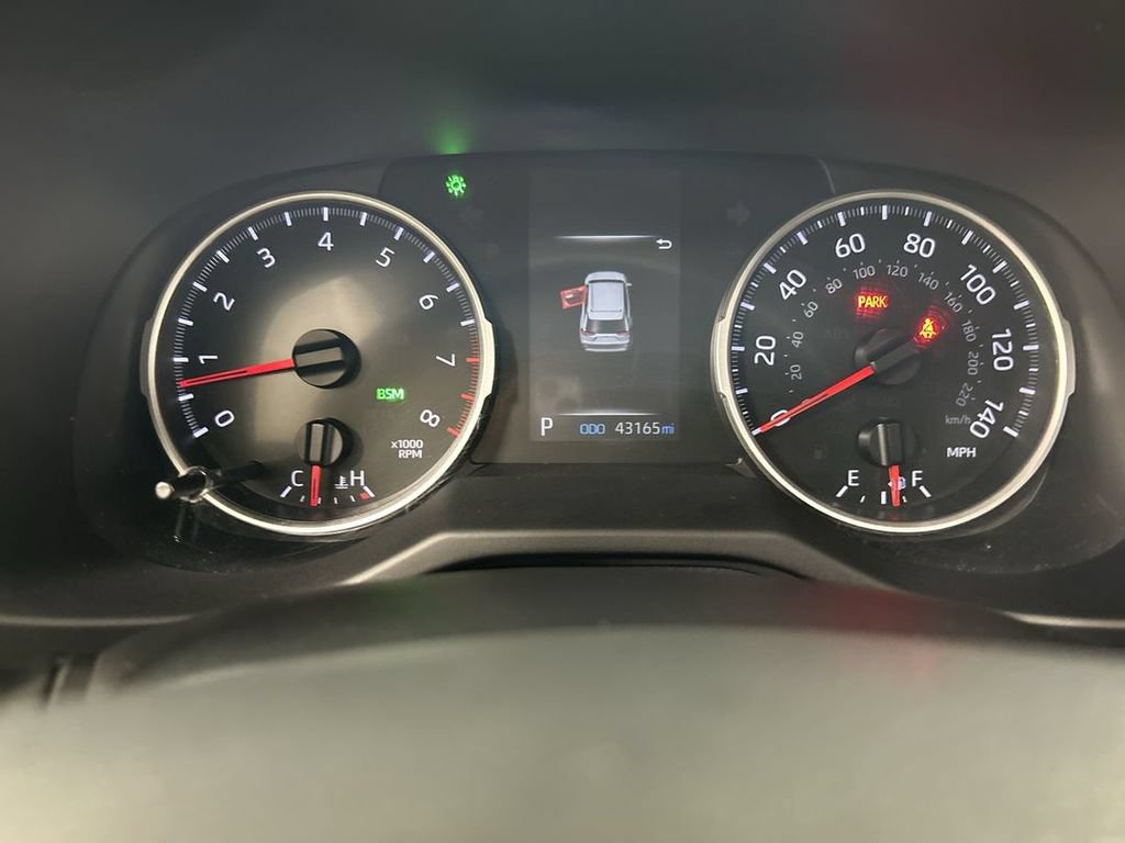 Used 2022 Toyota RAV4 XLE w/ Convenience Package AWD/4WD image 13