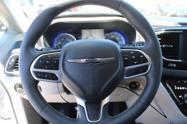 Used 2024 Chrysler Voyager LX FWD image 15