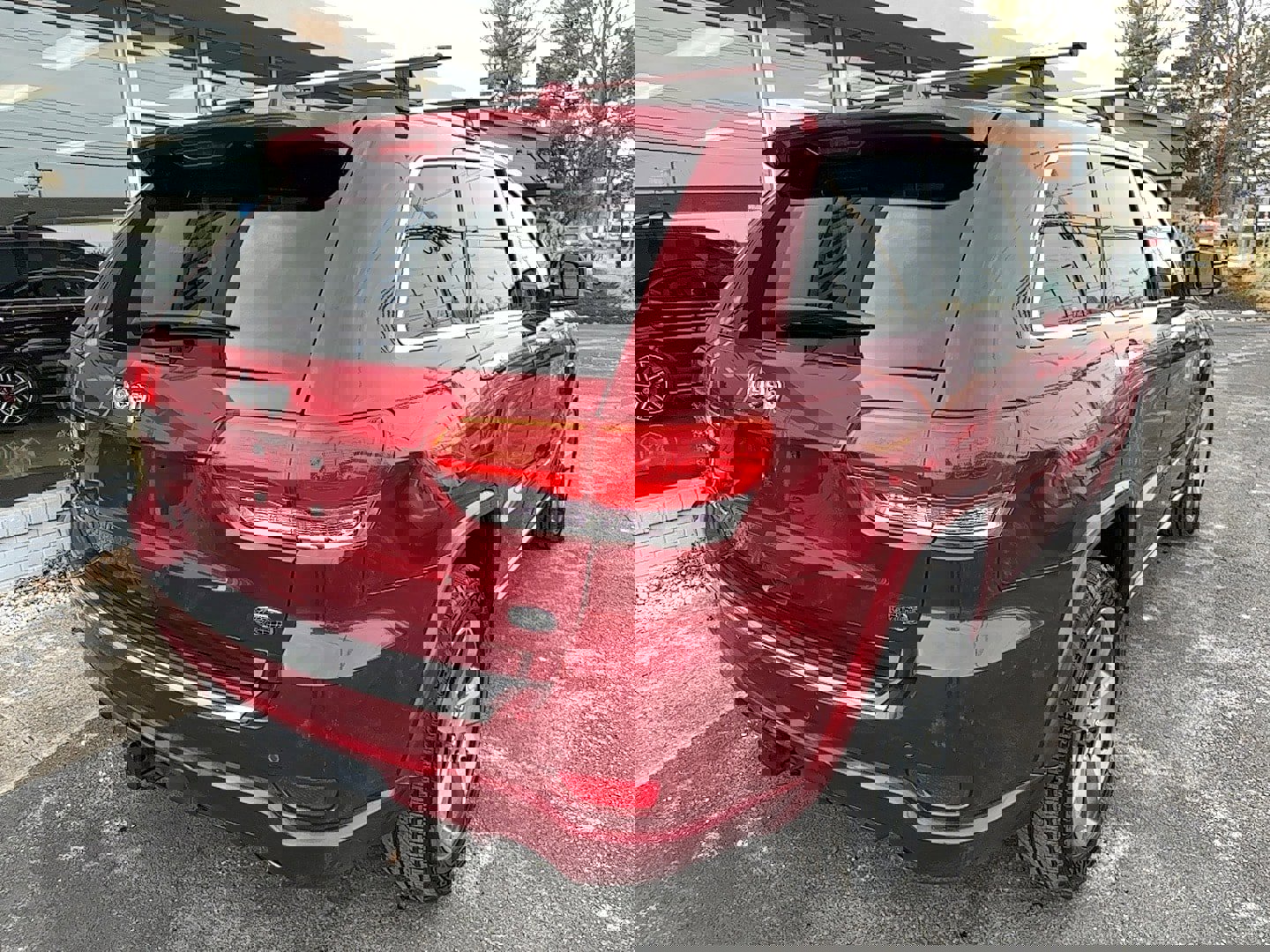 Used 2015 Jeep Grand Cherokee Overland w/ Advanced Technology Group image 3