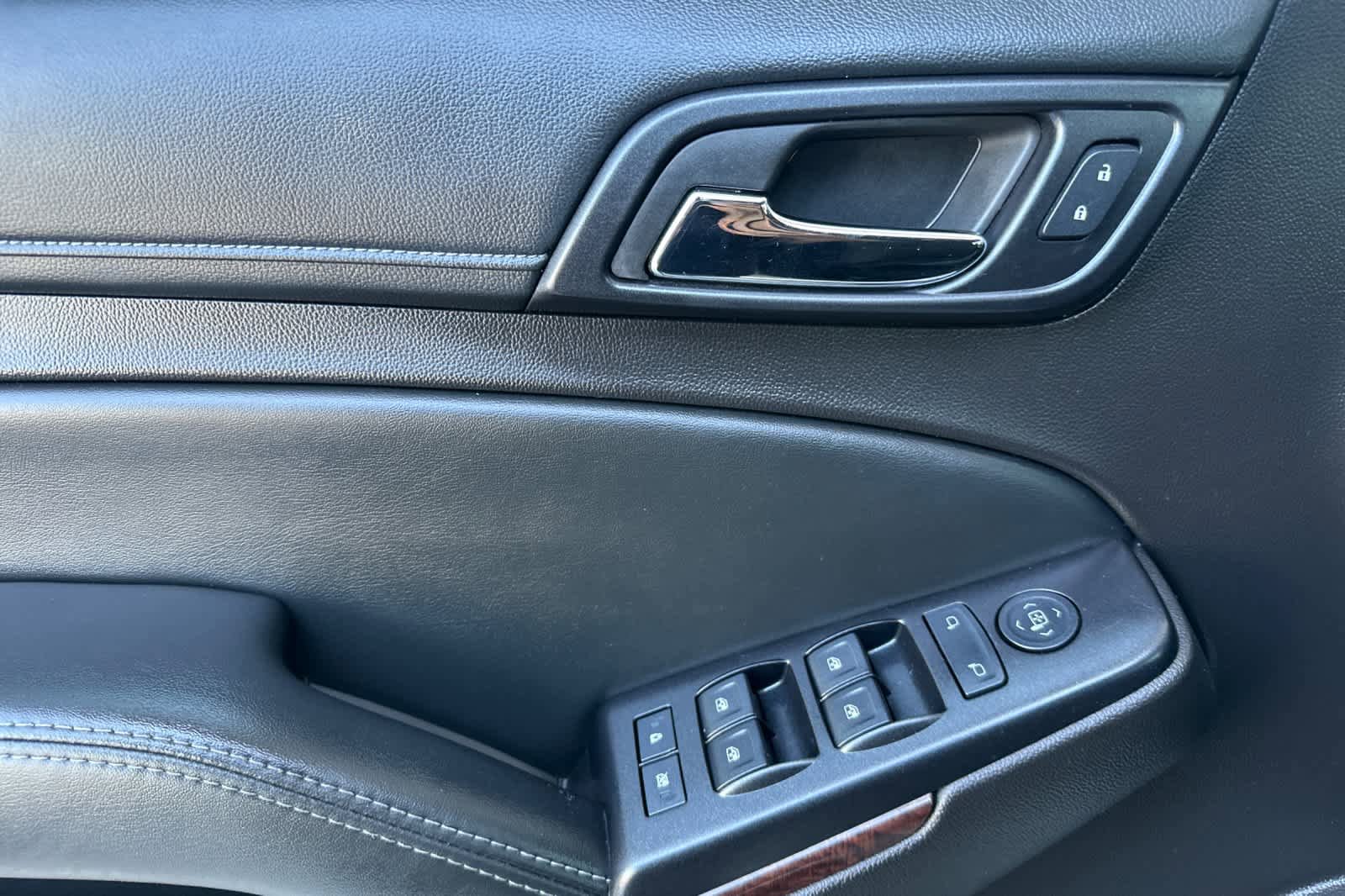 Used 2016 GMC Yukon SLE RWD image 12
