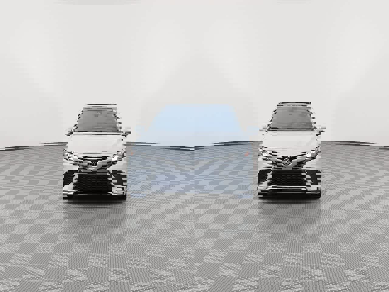 Used 2021 Toyota Camry XSE image 3