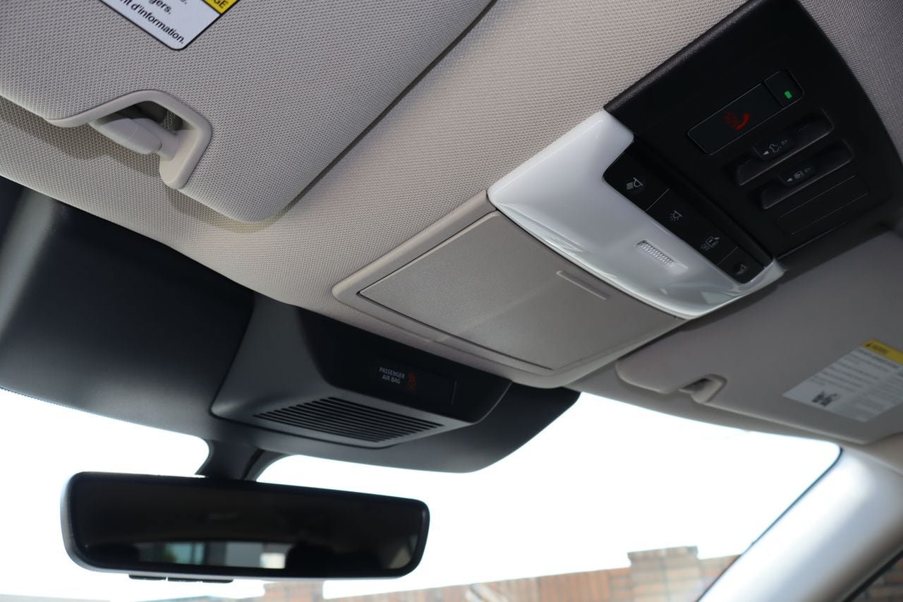 Used 2026 Nissan Pathfinder SL w/ SL Premium Package FWD image 29