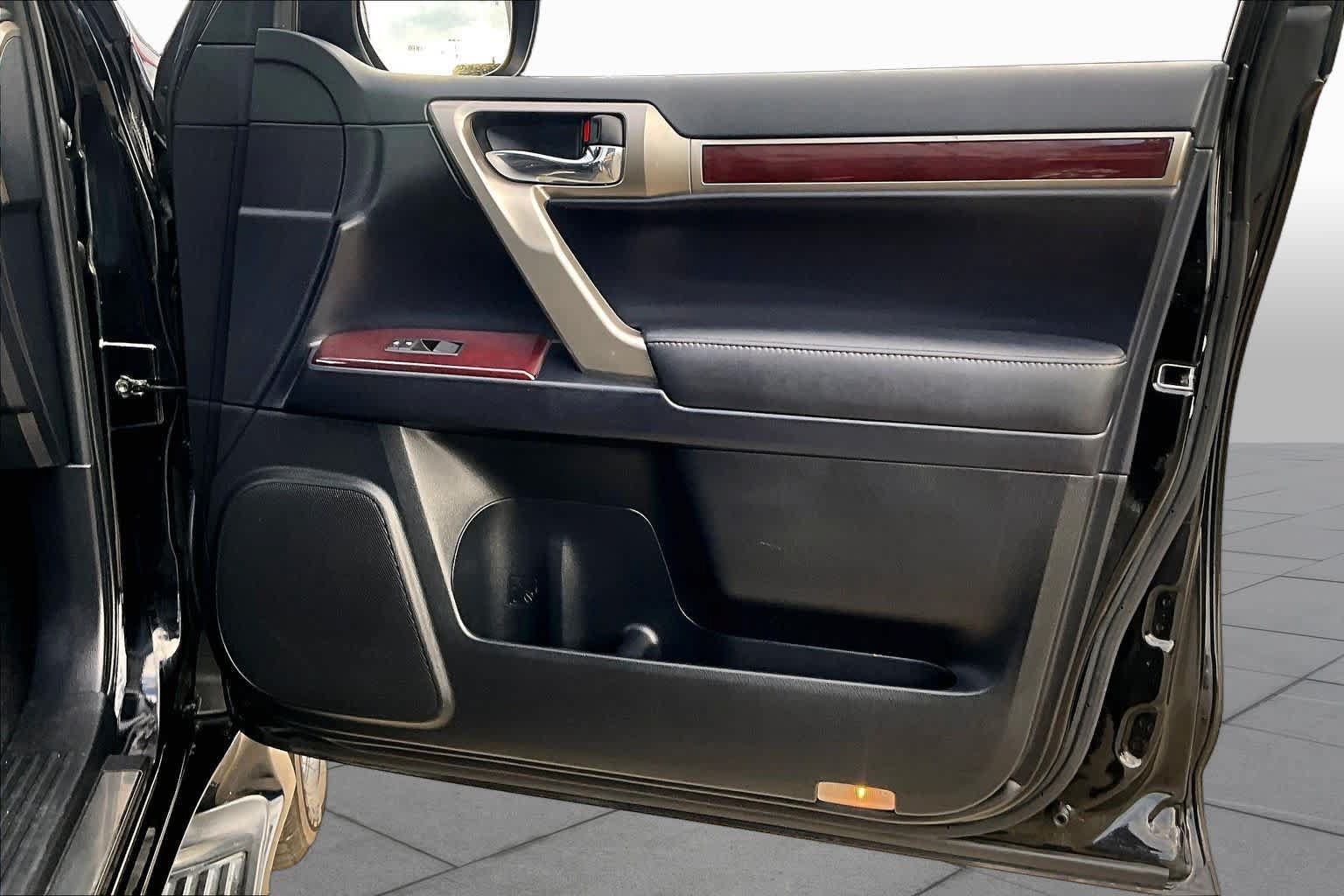 Used 2019 Lexus GX 460 Premium AWD/4WD image 23