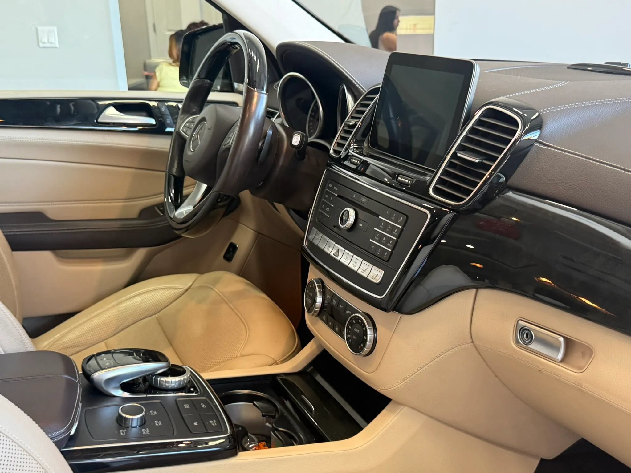 Used 2018 Mercedes-Benz GLE 43 AMG 4MATIC image 28
