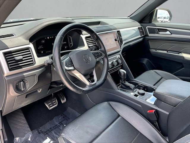 Used 2022 Volkswagen Atlas Cross Sport SEL R-Line AWD/4WD image 14
