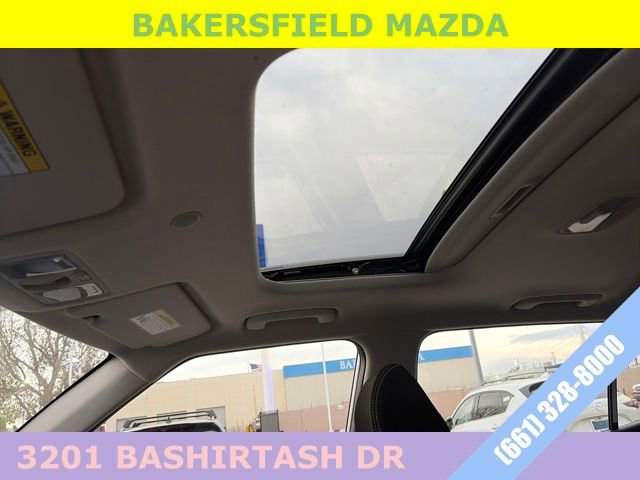 Used 2025 Hyundai Venue SEL image 21