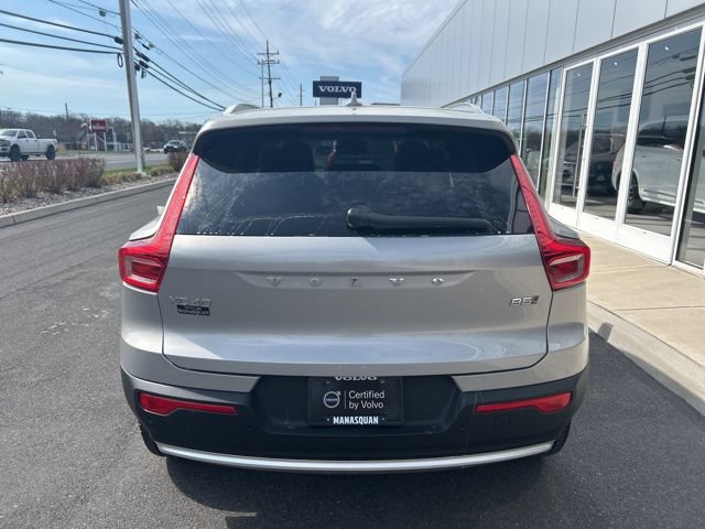 Certified 2025 Volvo XC40 B5 Plus AWD/4WD image 4