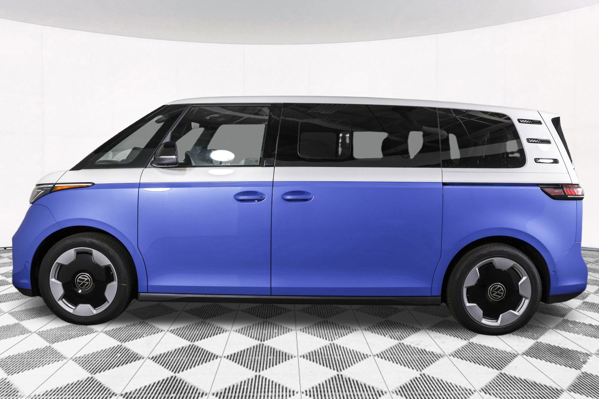 New 2025 Volkswagen ID. Buzz Pro S Plus image 18