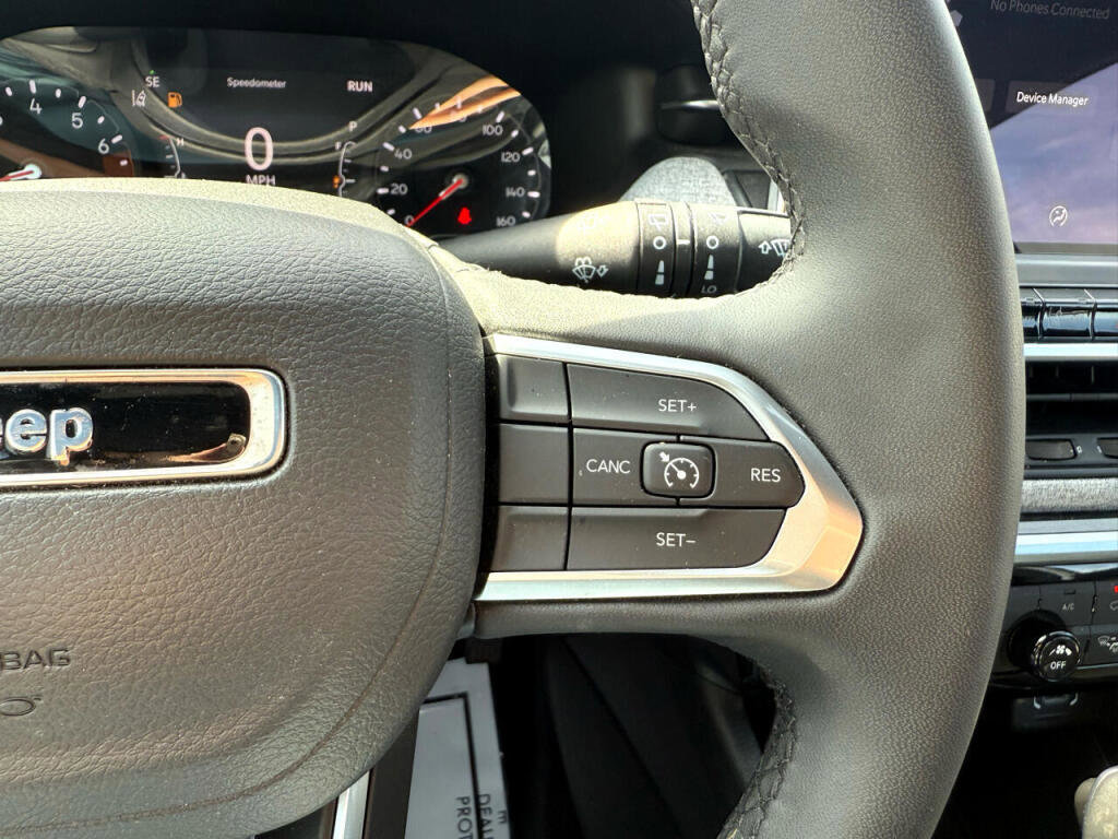 Used 2024 Jeep Compass Latitude image 18