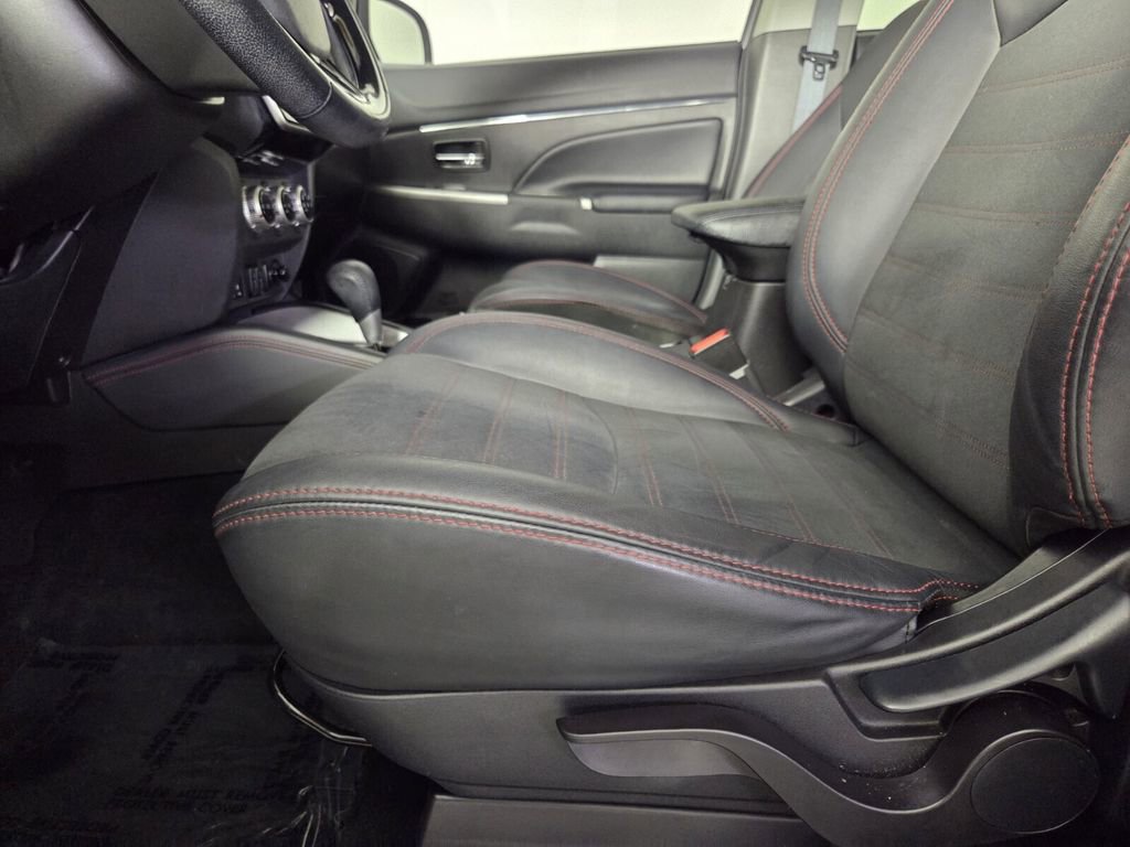 Used 2022 Mitsubishi Outlander Sport SE image 13