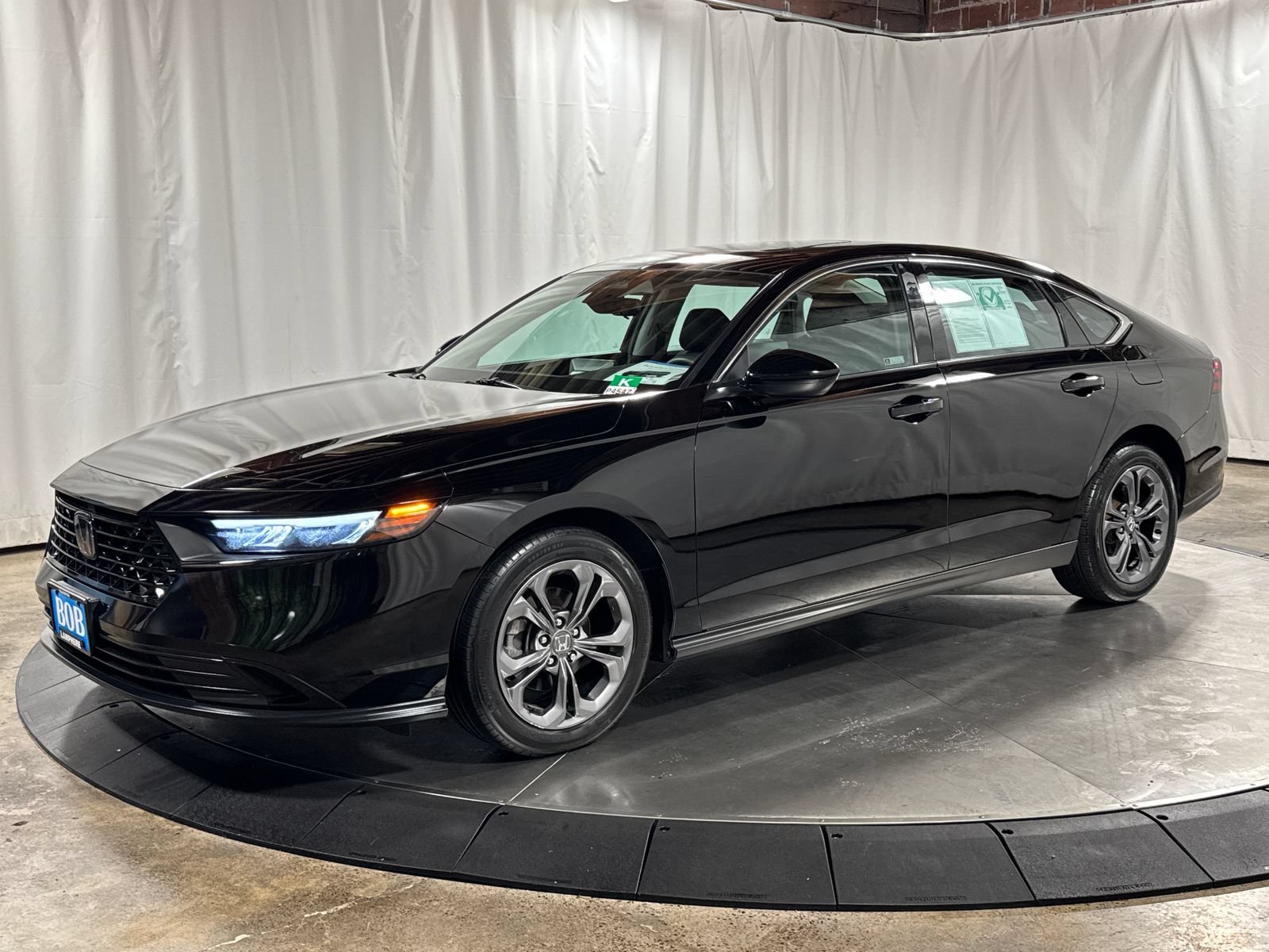 Used 2023 Honda Accord EX image 1