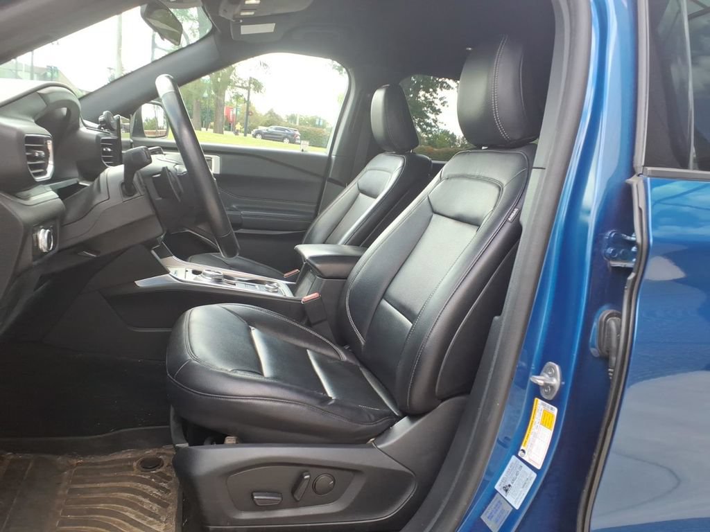 Used 2020 Ford Explorer XLT w/ Equipment Group 202A AWD/4WD image 12