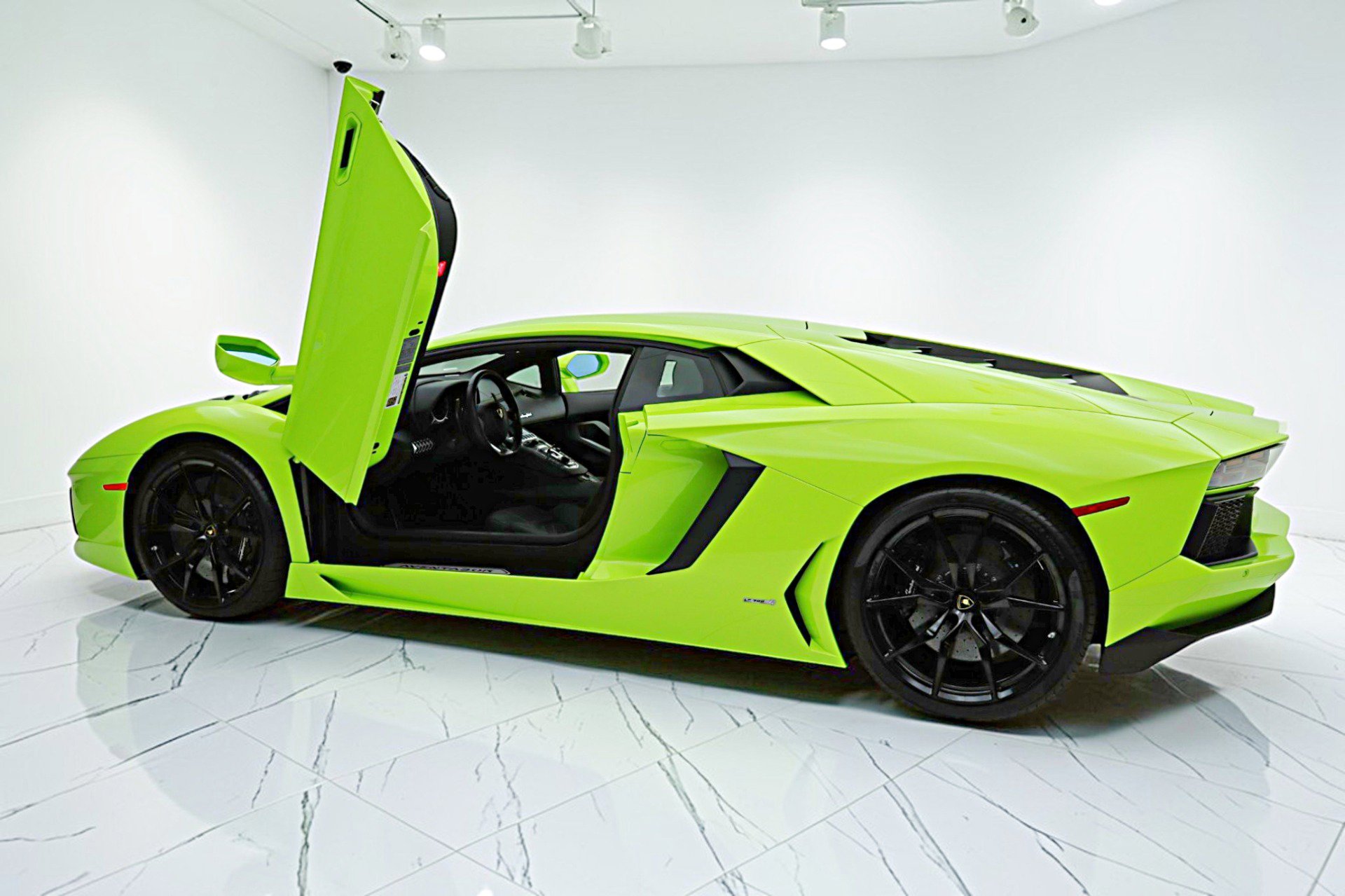 Used 2016 Lamborghini Aventador LP 700-4 image 11