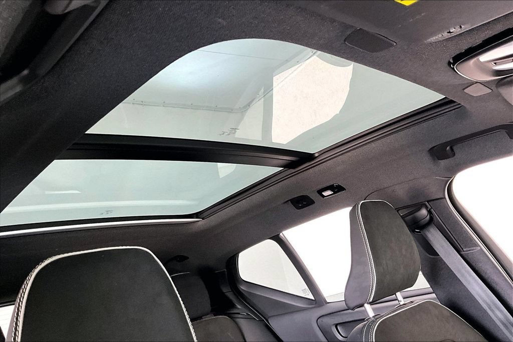 Certified 2023 Volvo XC40 Recharge Plus AWD/4WD image 21