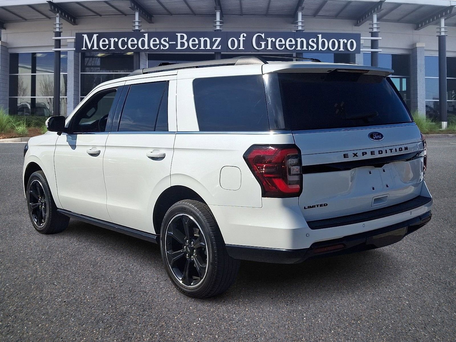 Used 2023 Ford Expedition Limited image 6